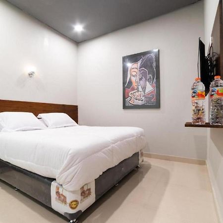 Glamour Hotel And Spa Medan Buitenkant foto